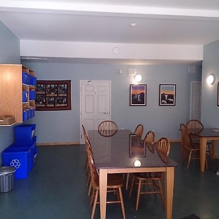 Upper Laberge Hot Springs Campground & Hostel المظهر الخارجي الصورة